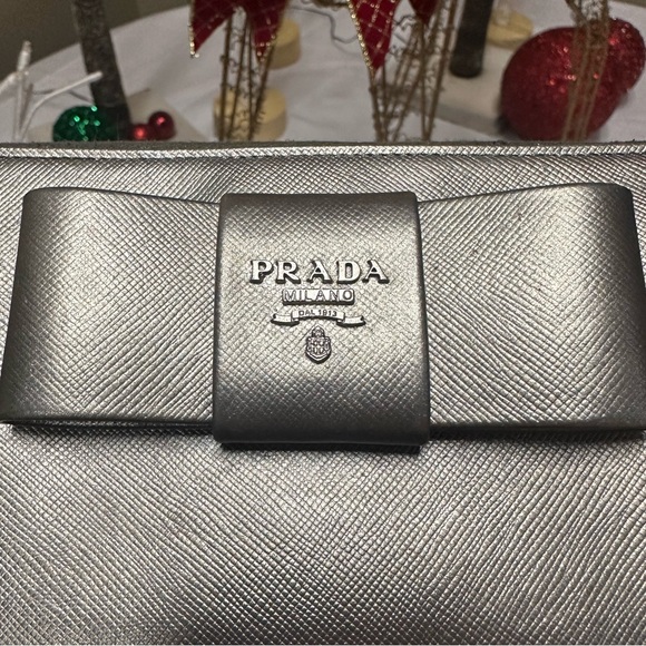 Prada RARE Saffiano Leather Fiocco Bow zippy wallet silver metallic - Picture 5 of 6